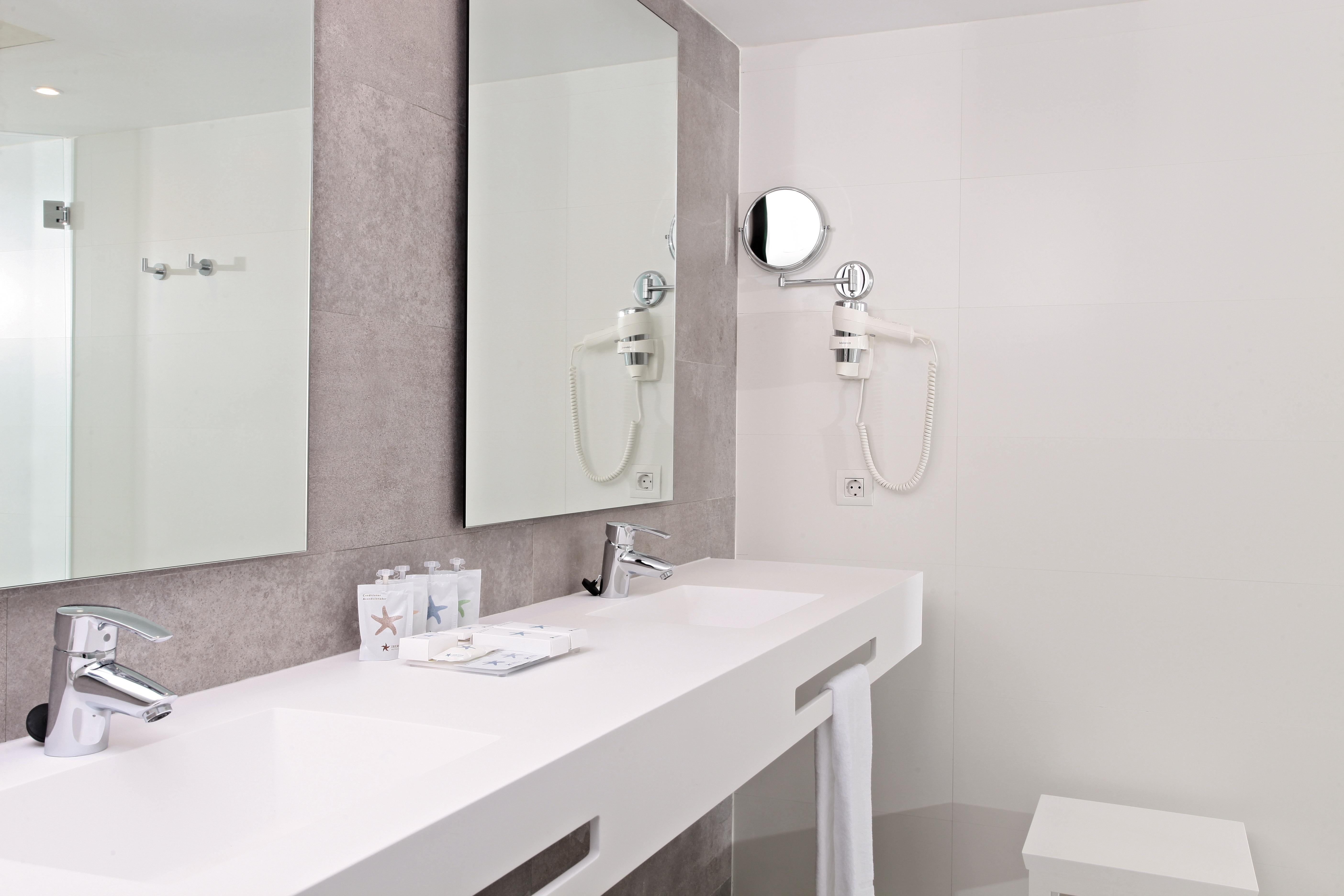 Iberostar Waves Cala Millor - Adults Only Hotel Ngoại thất bức ảnh